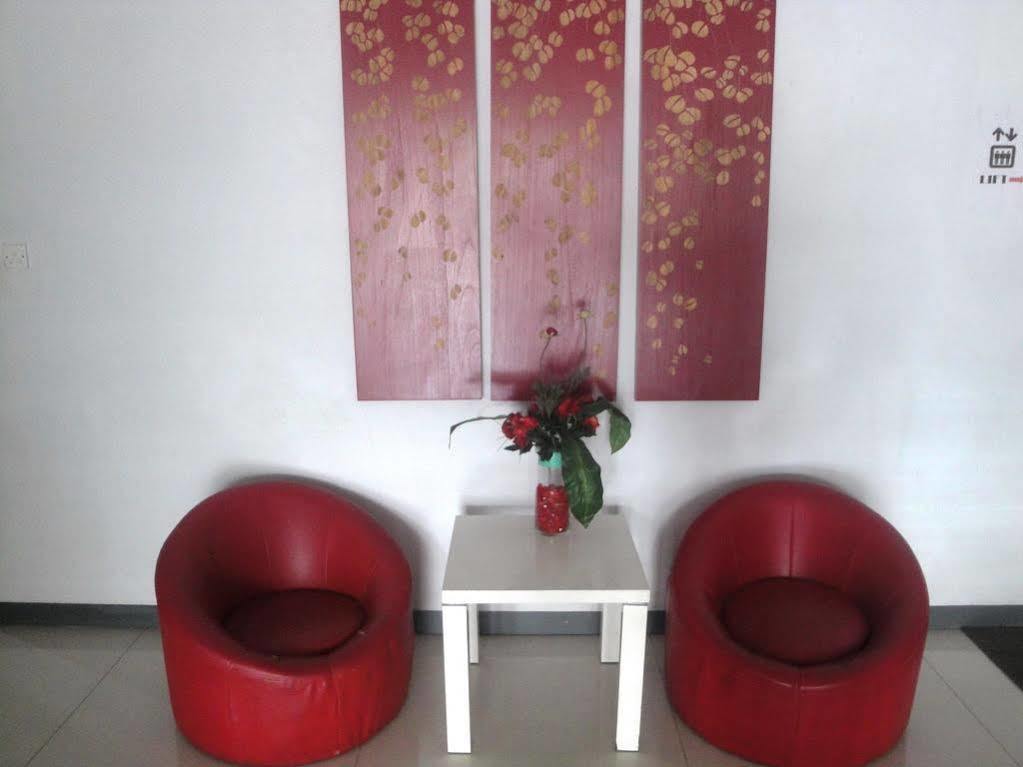 Oyo 1318 Hotel Prince Boulevard Manado Exteriér fotografie