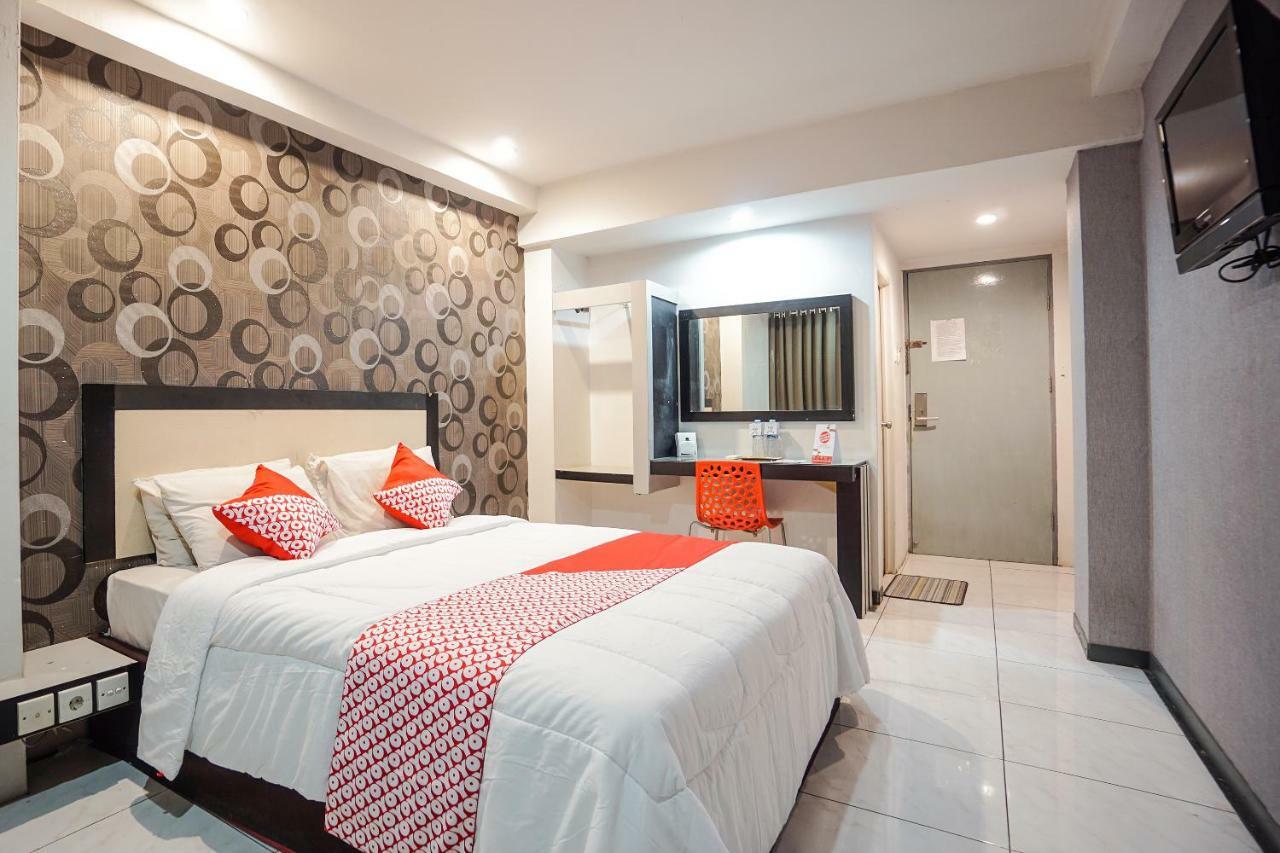 Oyo 1318 Hotel Prince Boulevard Manado Exteriér fotografie