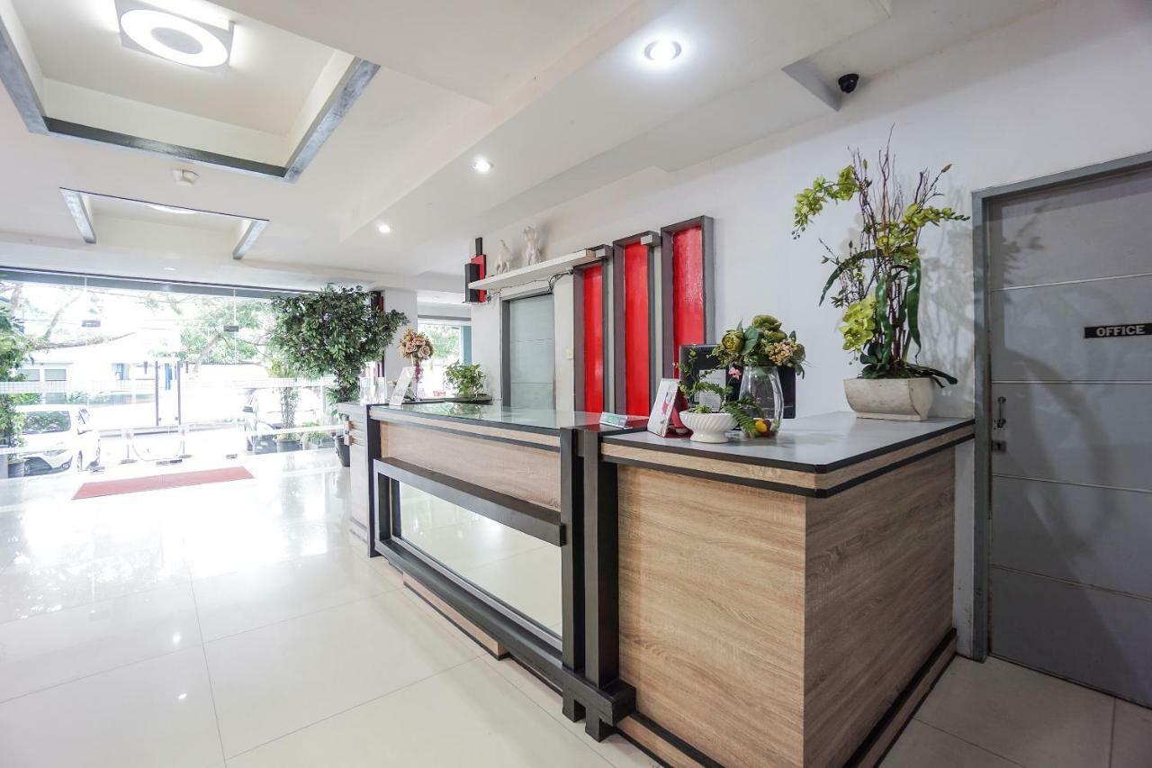 Oyo 1318 Hotel Prince Boulevard Manado Exteriér fotografie