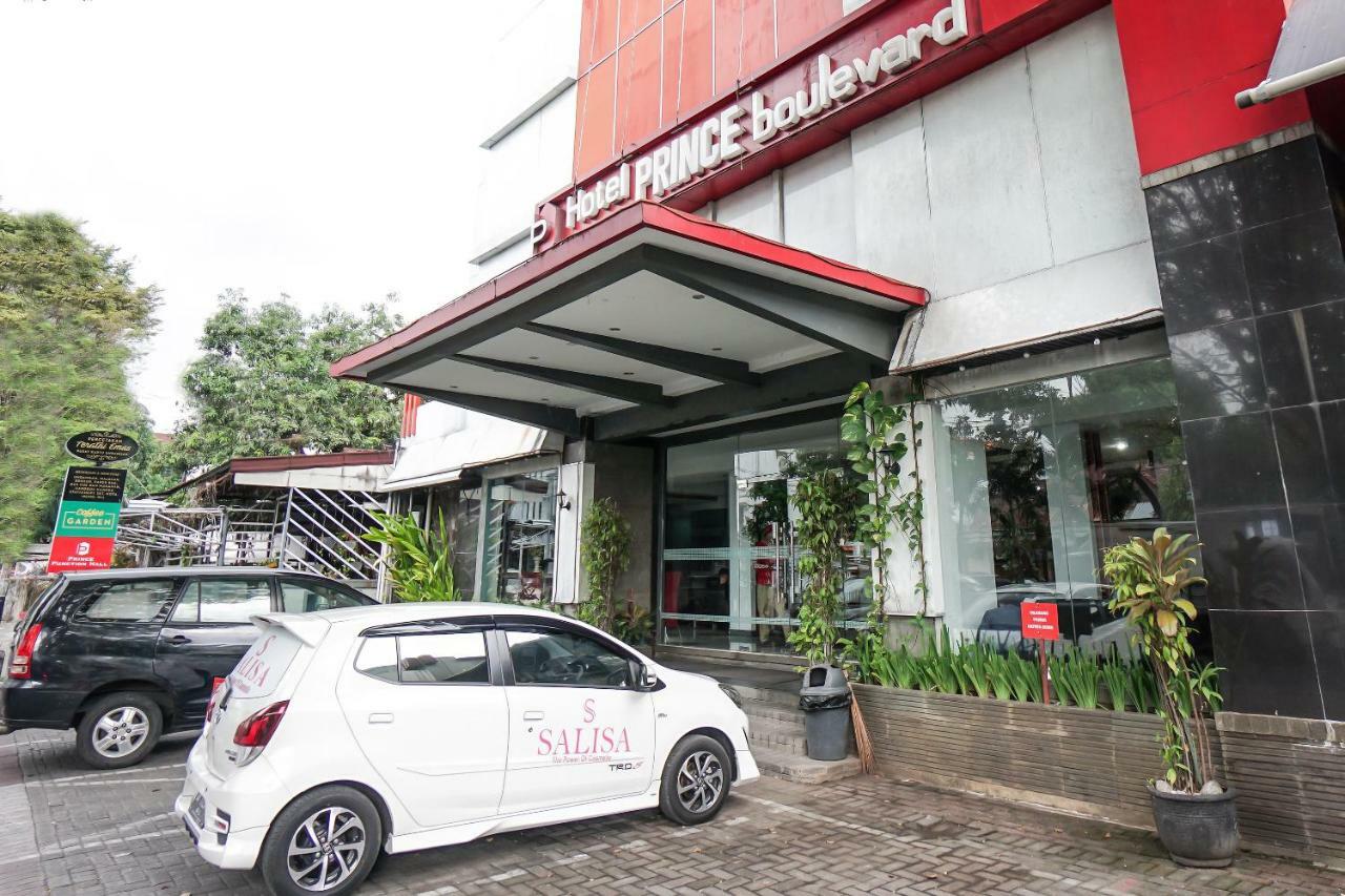 Oyo 1318 Hotel Prince Boulevard Manado Exteriér fotografie